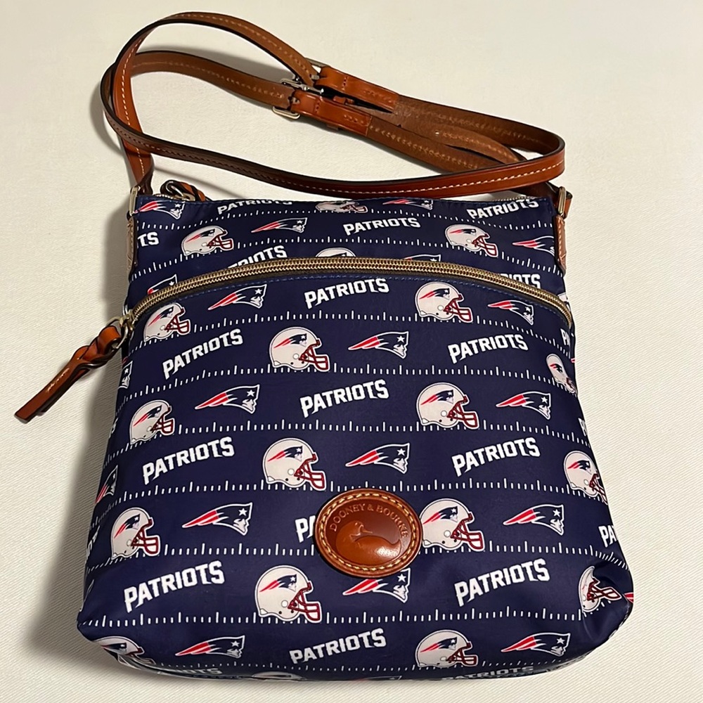 SUPER-BOWL SPECIAL! $60.00 for Super Bowl 60!!You need this purse! Tonight only!